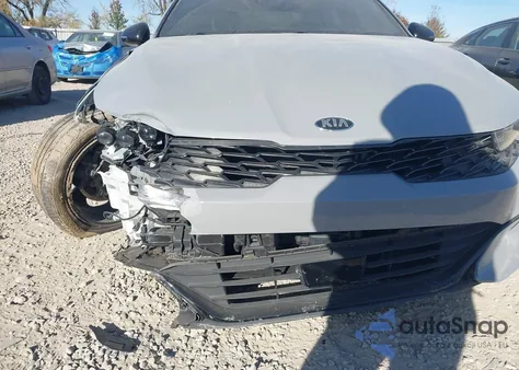 2021 Kia K5 Gt-Line z USA, uszkodzony, nr VIN 5XXG64J2XMG050705